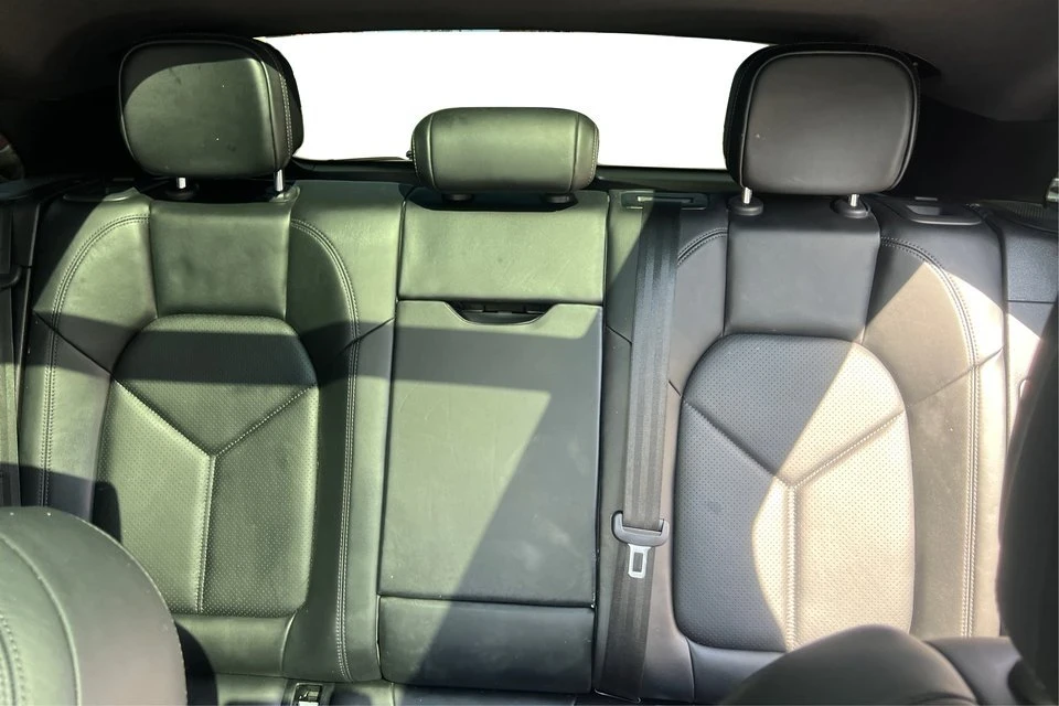 2020 Porsche Macan - Image 11 of 20