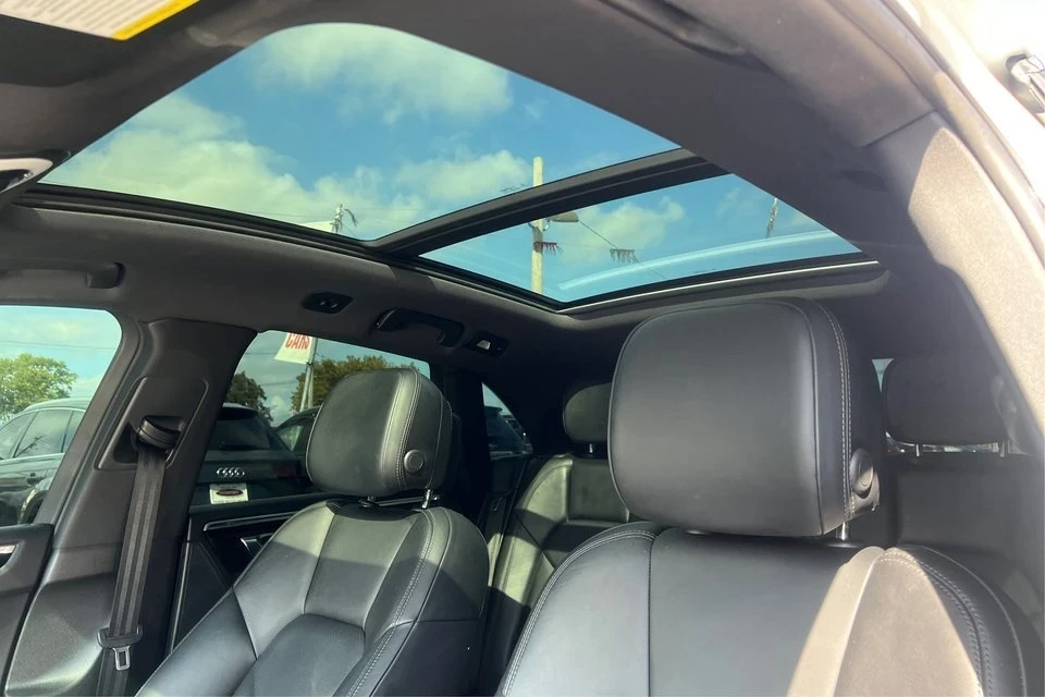 2020 Porsche Macan - Image 18 of 20