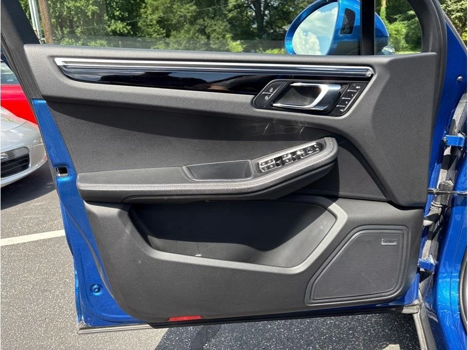 2020 Porsche Macan - Image 9 of 20