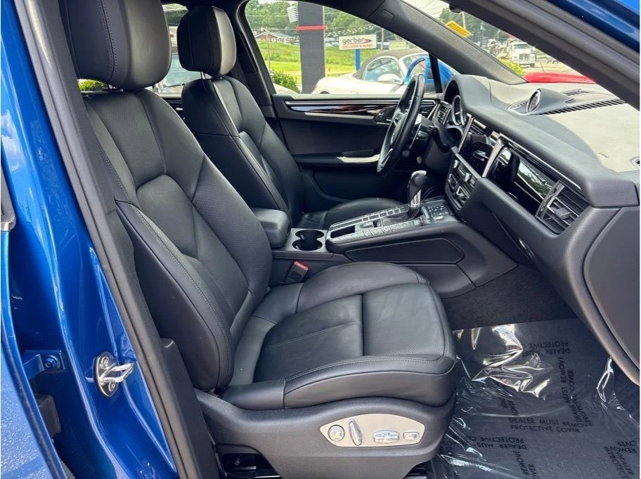 2020 Porsche Macan - Image 13 of 20