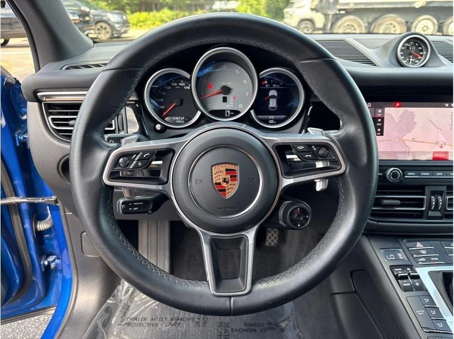 2020 Porsche Macan - Image 17 of 20