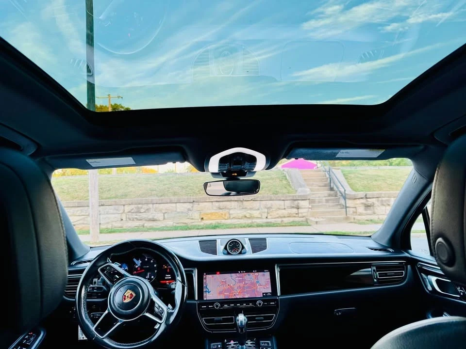 2020 Porsche Macan - Image 14 of 20