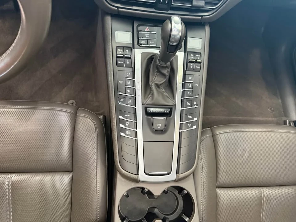 2020 Porsche Macan - Image 10 of 12