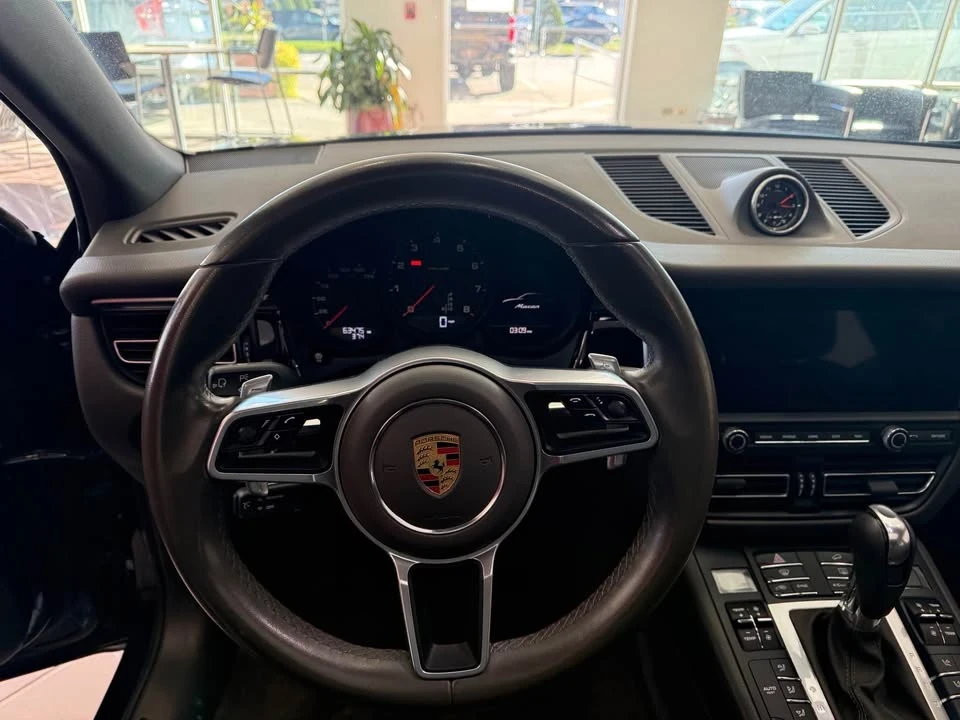 2020 Porsche Macan - Image 9 of 12