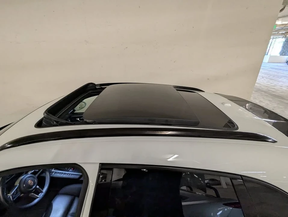 2020 Porsche Macan - Image 8 of 18