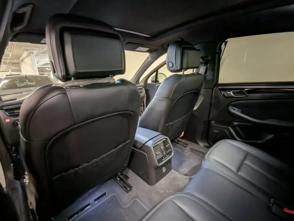2020 Porsche Macan - Image 14 of 18