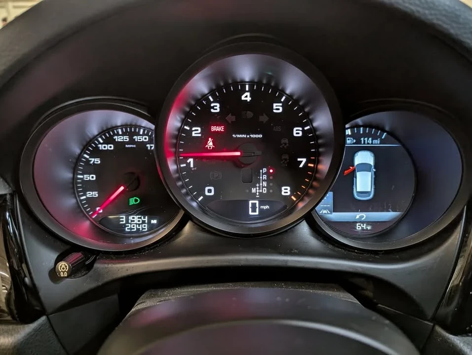 2020 Porsche Macan - Image 16 of 18