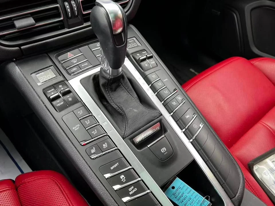 2020 Porsche Macan - Image 7 of 11