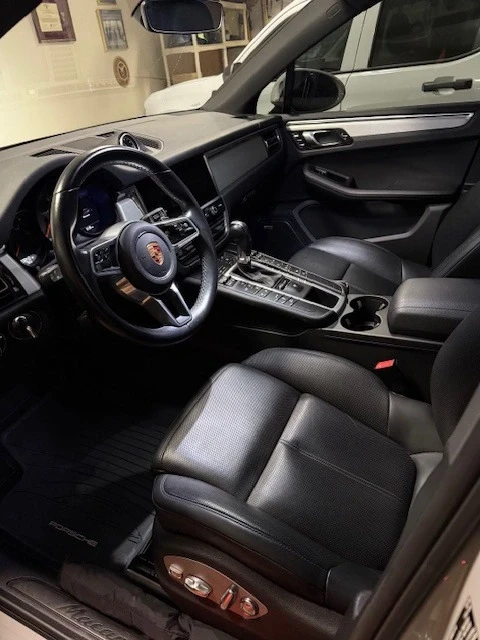 2020 Porsche Macan - Image 6 of 11