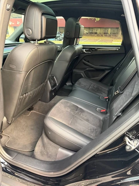2020 Porsche Macan - Image 7 of 10