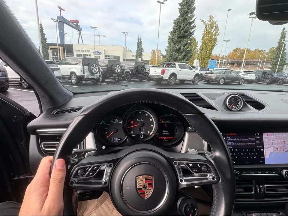 2020 Porsche Macan - Image 10 of 15