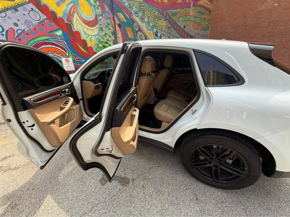 2020 Porsche Macan - Image 11 of 19