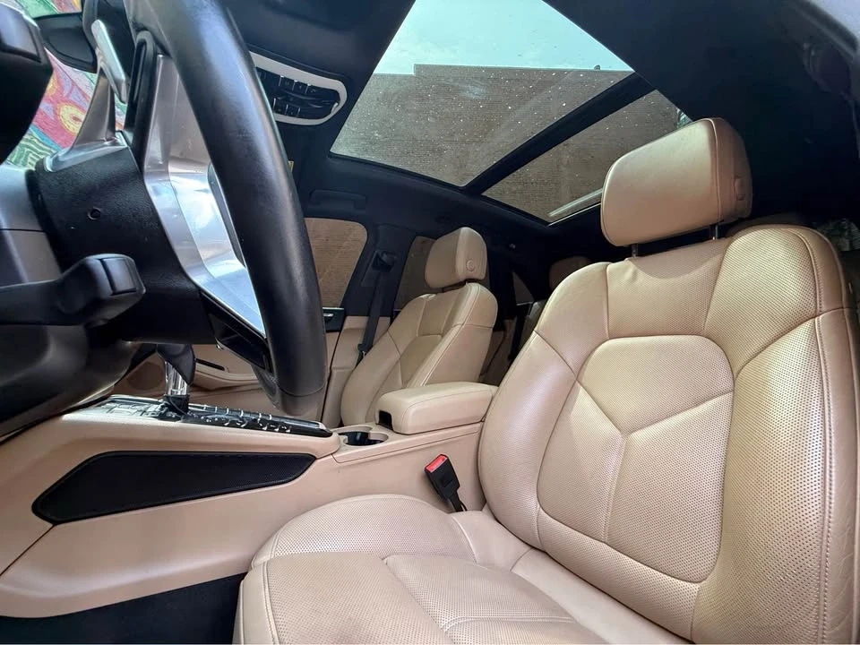 2020 Porsche Macan - Image 10 of 19