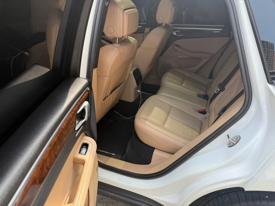 2020 Porsche Macan - Image 13 of 19
