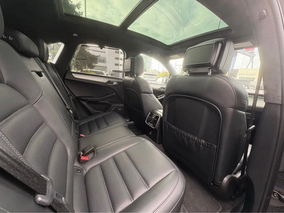 2020 Porsche Macan - Image 14 of 15