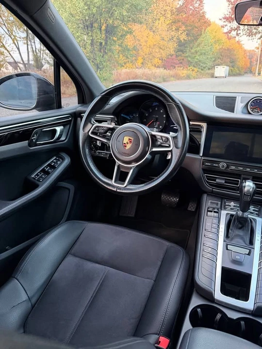 2020 Porsche Macan - Image 2 of 10