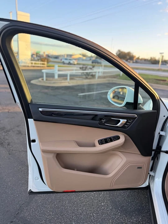 2020 Porsche Macan - Image 6 of 13