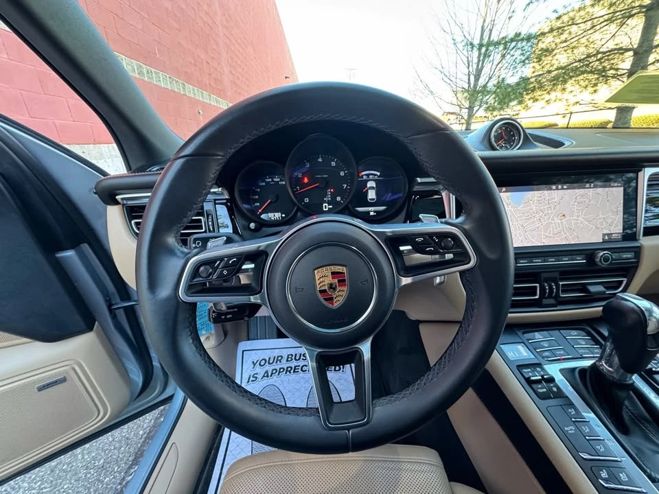 2020 Porsche Macan - Image 18 of 20