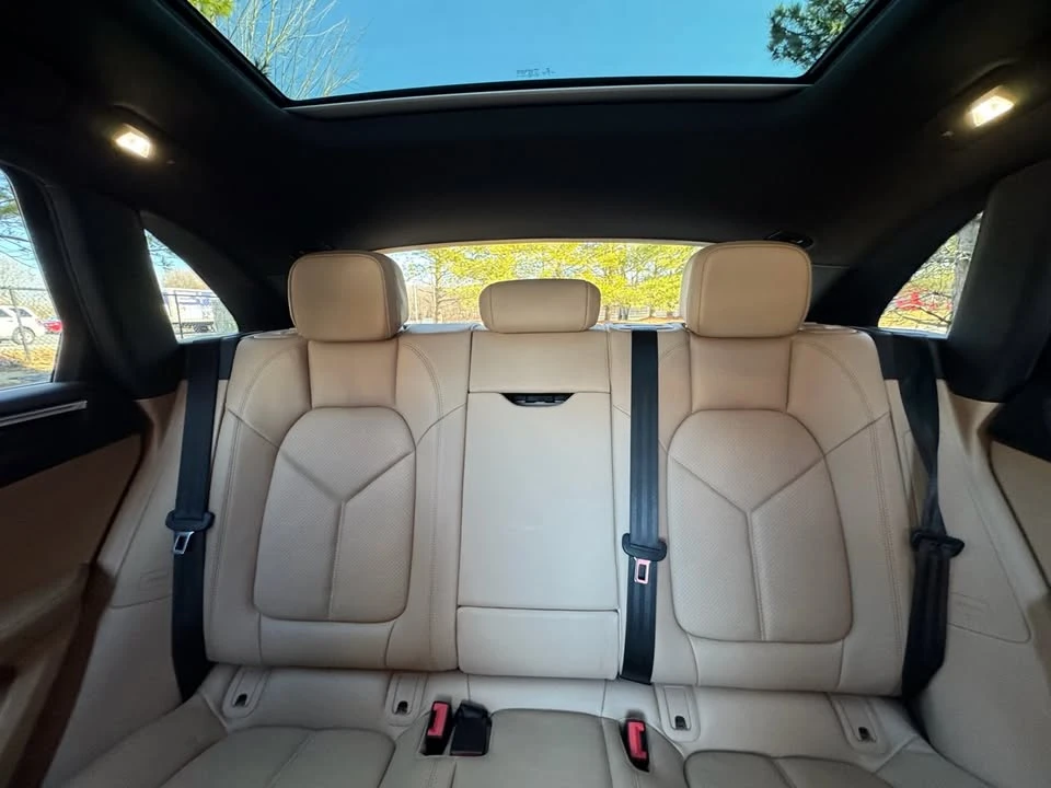 2020 Porsche Macan - Image 11 of 20