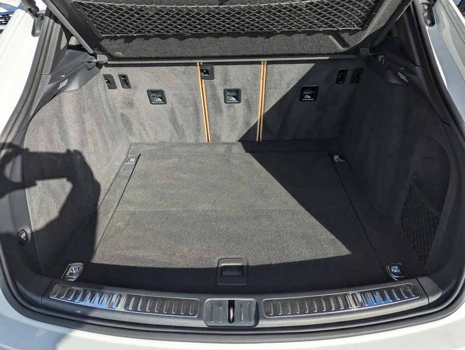 2020 Porsche Macan - Image 19 of 20