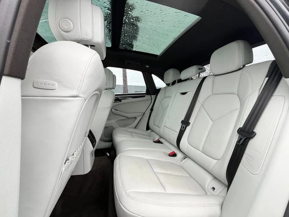 2020 Porsche Macan - Image 10 of 13