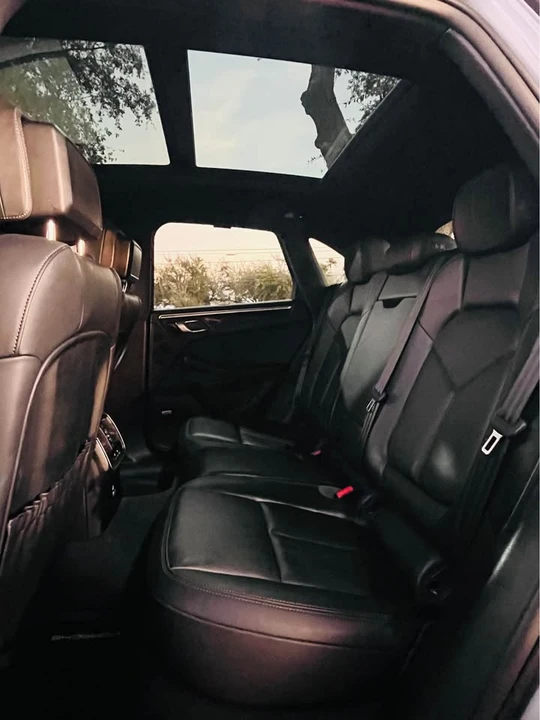 2020 Porsche Macan - Image 14 of 15