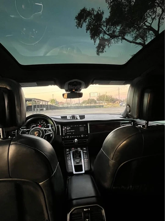 2020 Porsche Macan - Image 11 of 15