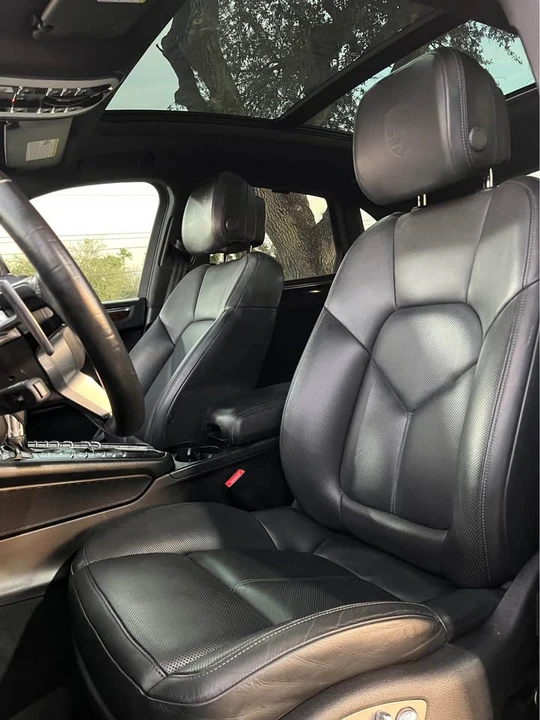 2020 Porsche Macan - Image 10 of 15
