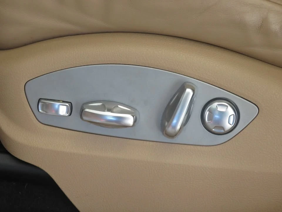 2020 Porsche Macan - Image 16 of 20