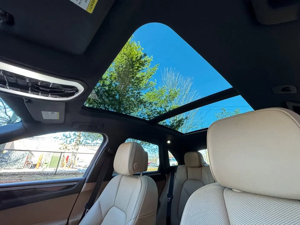 2020 Porsche Macan - Image 9 of 20