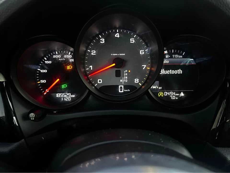 2020 Porsche Macan - Image 17 of 20