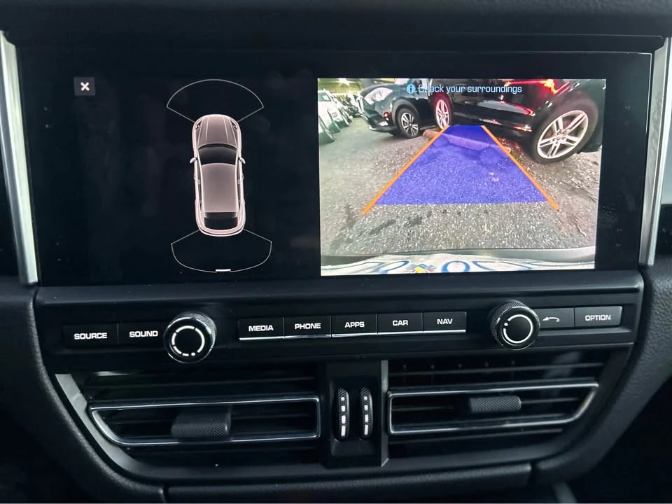 2020 Porsche Macan - Image 16 of 20
