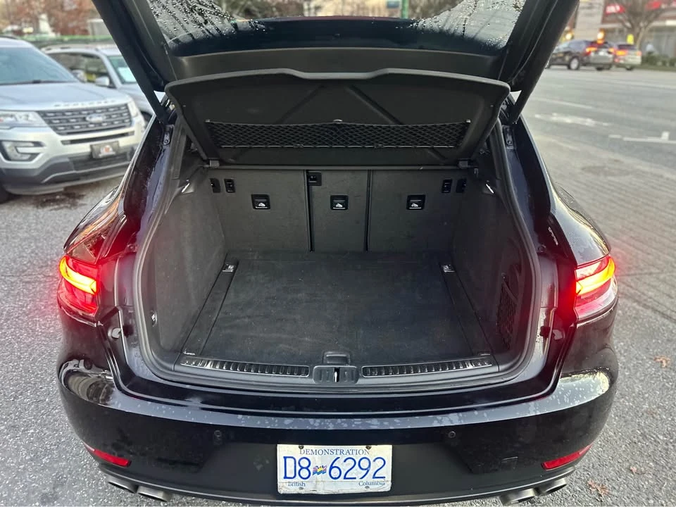 2020 Porsche Macan - Image 12 of 20