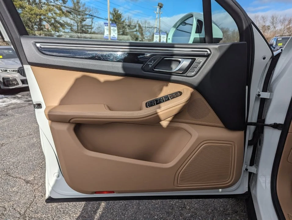 2020 Porsche Macan - Image 6 of 20