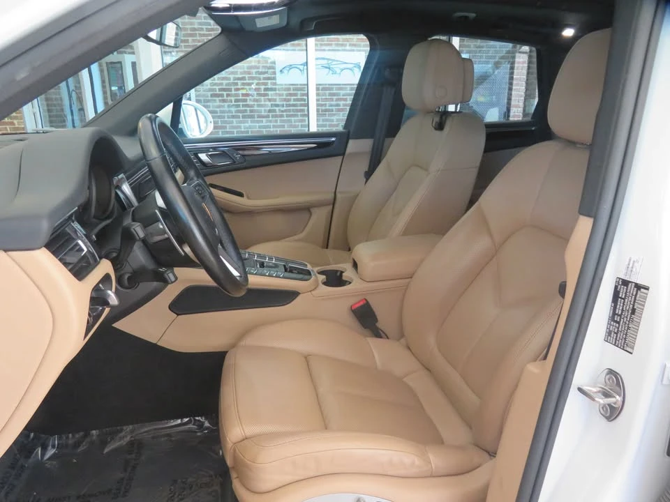 2020 Porsche Macan - Image 15 of 20
