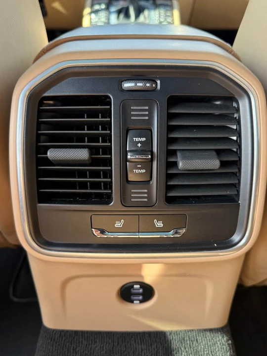 2020 Porsche Macan - Image 12 of 13