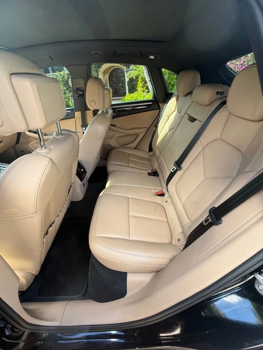 2020 Porsche Macan - Image 10 of 15