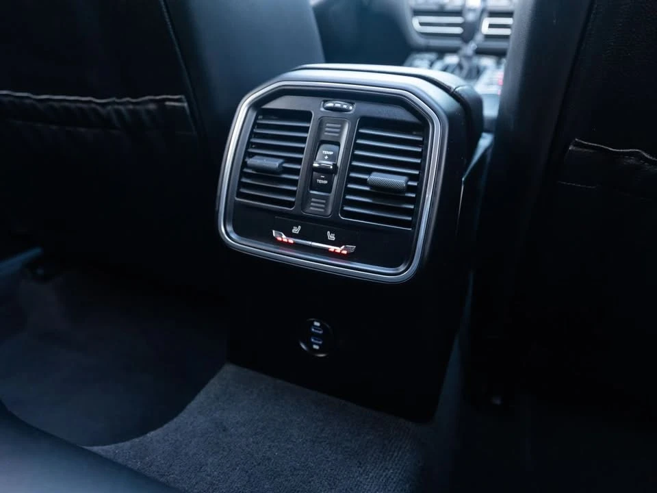 2020 Porsche Macan - Image 13 of 17