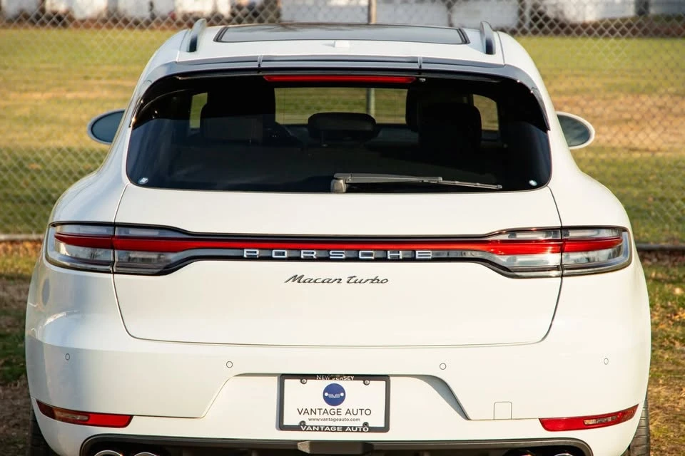 2020 Porsche Macan - Image 19 of 20