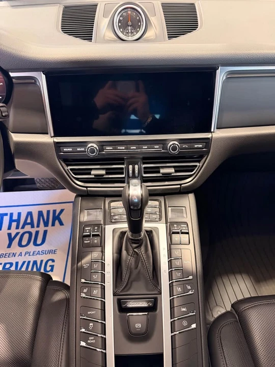 2020 Porsche Macan - Image 11 of 16