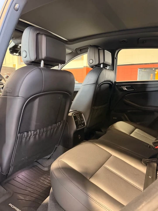 2020 Porsche Macan - Image 9 of 16