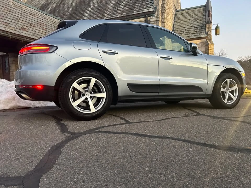 2020 Porsche Macan - Image 14 of 19