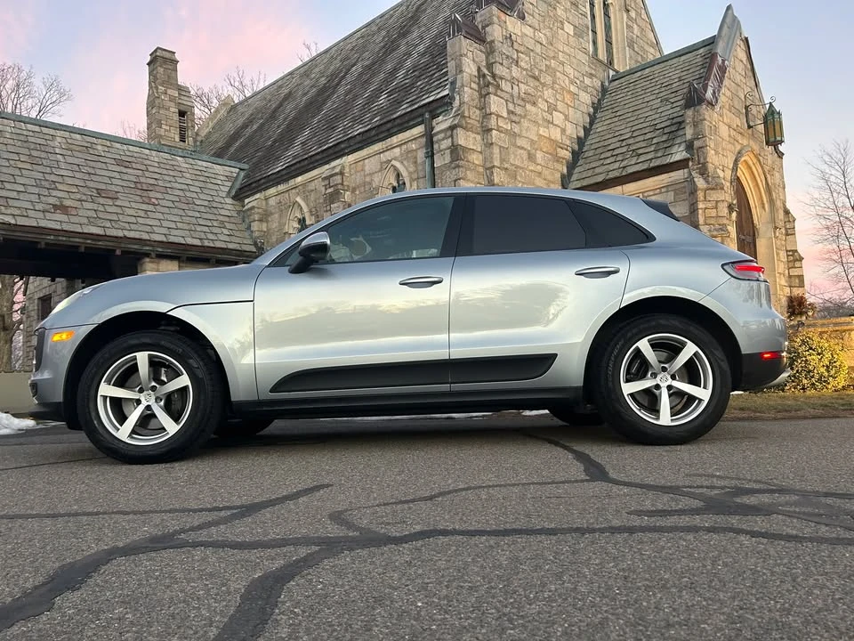 2020 Porsche Macan - Image 15 of 19