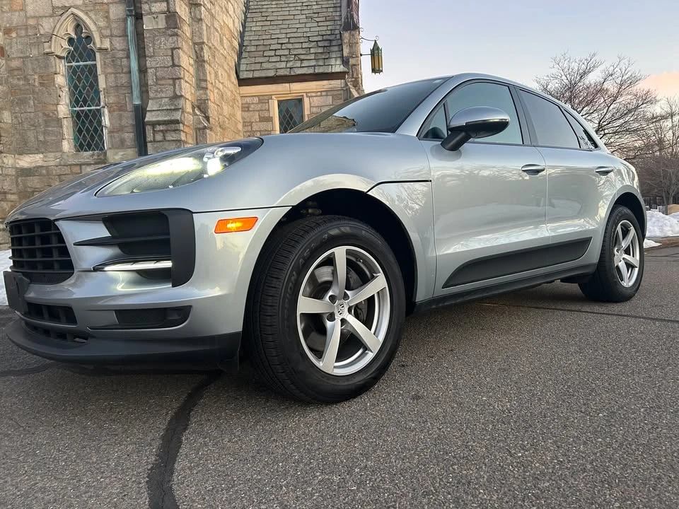2020 Porsche Macan - Image 18 of 19