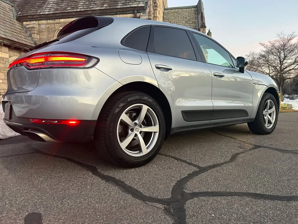 2020 Porsche Macan - Image 2 of 19