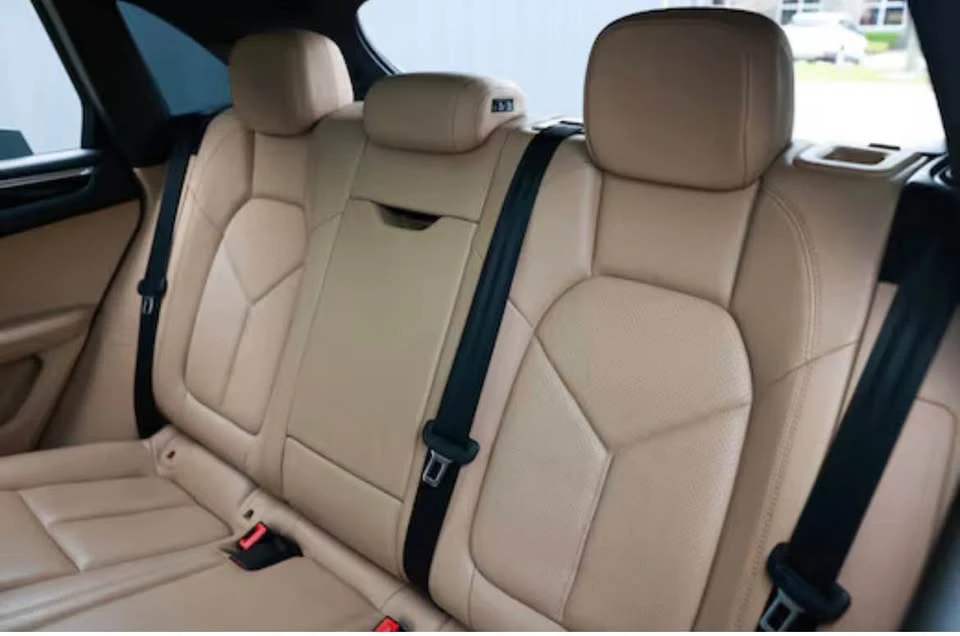 2020 Porsche Macan - Image 7 of 10