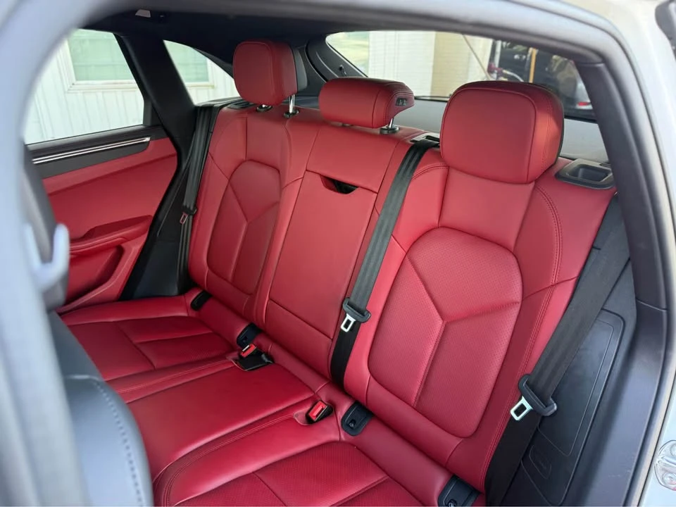 2020 Porsche Macan - Image 19 of 20