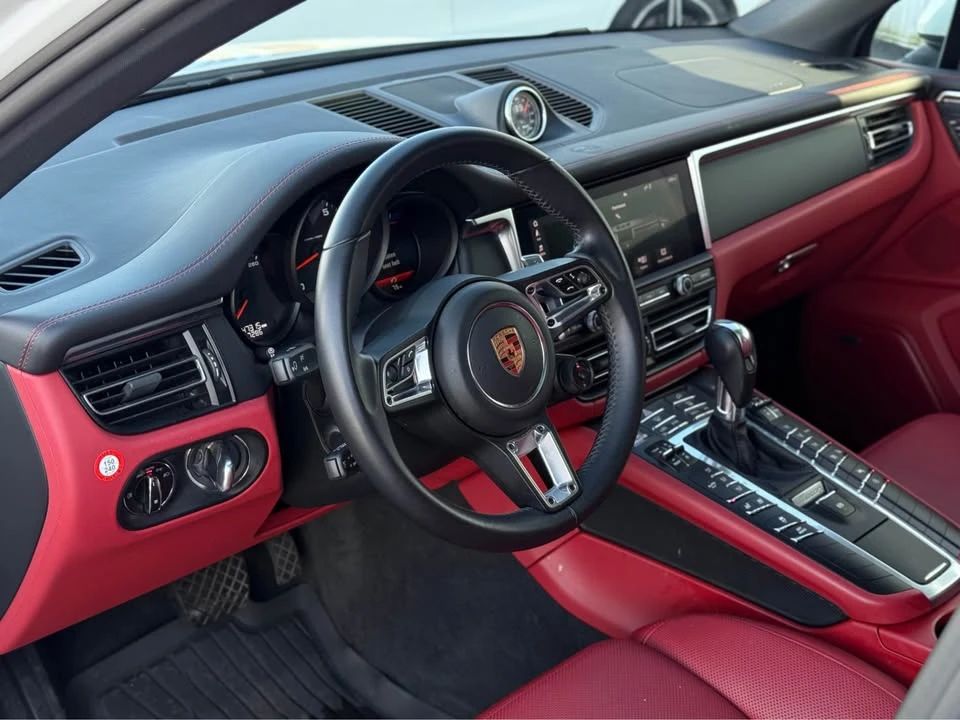 2020 Porsche Macan - Image 15 of 20