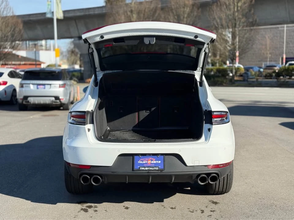 2020 Porsche Macan - Image 11 of 20