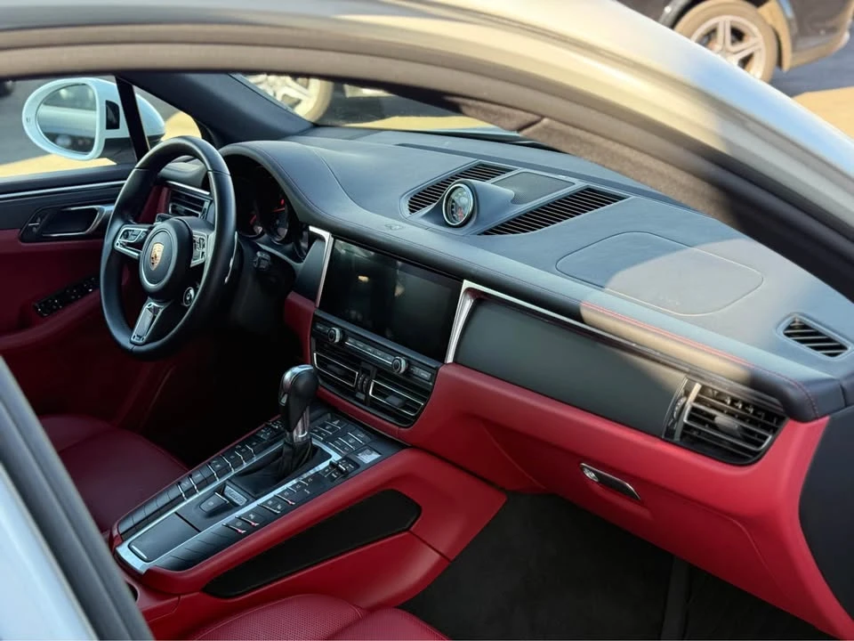 2020 Porsche Macan - Image 13 of 20